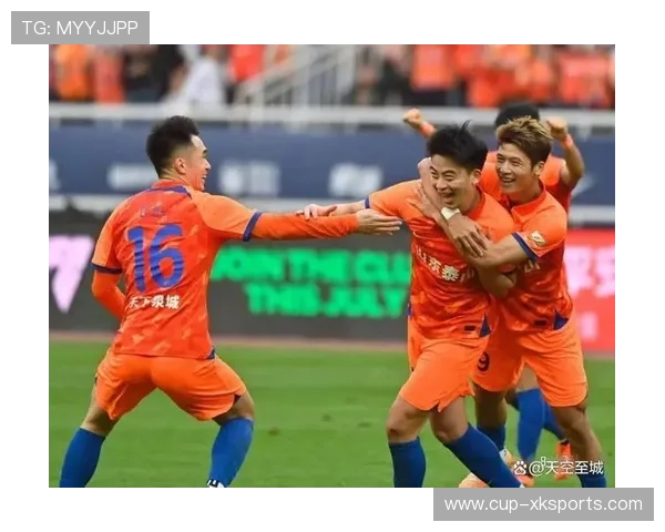 河南队多次推进极具威胁,场面逐渐倾斜 河南队多次推进极具威胁,场面逐渐倾斜